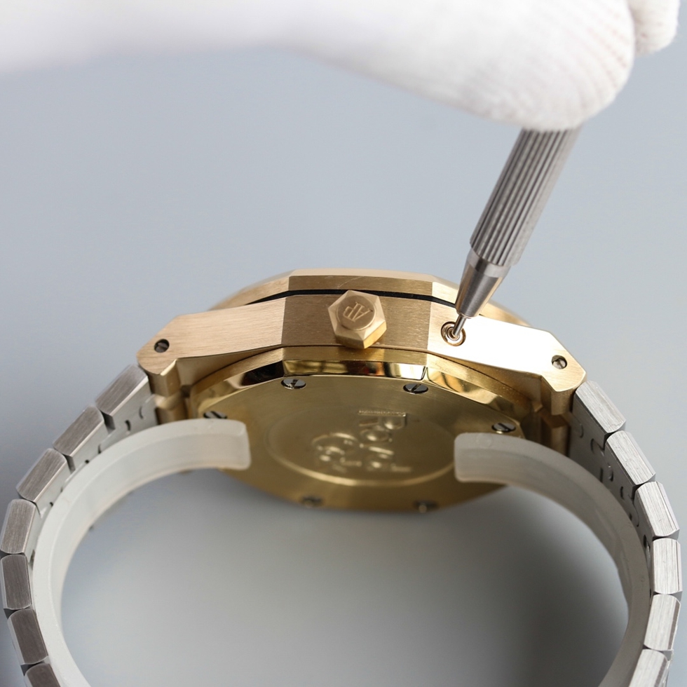 AUDEMARS PIGUET Royal Oak AU0040 AUDEMARS PIGUET Royal Oak AU0040