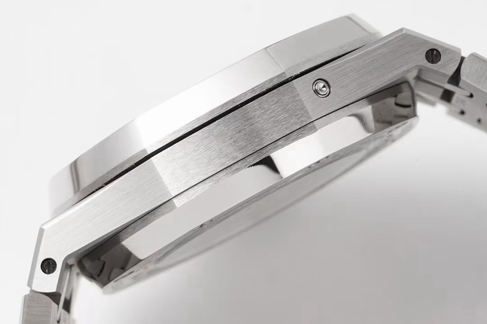 AUDEMARS  PIGUET Royal Oak AU0070