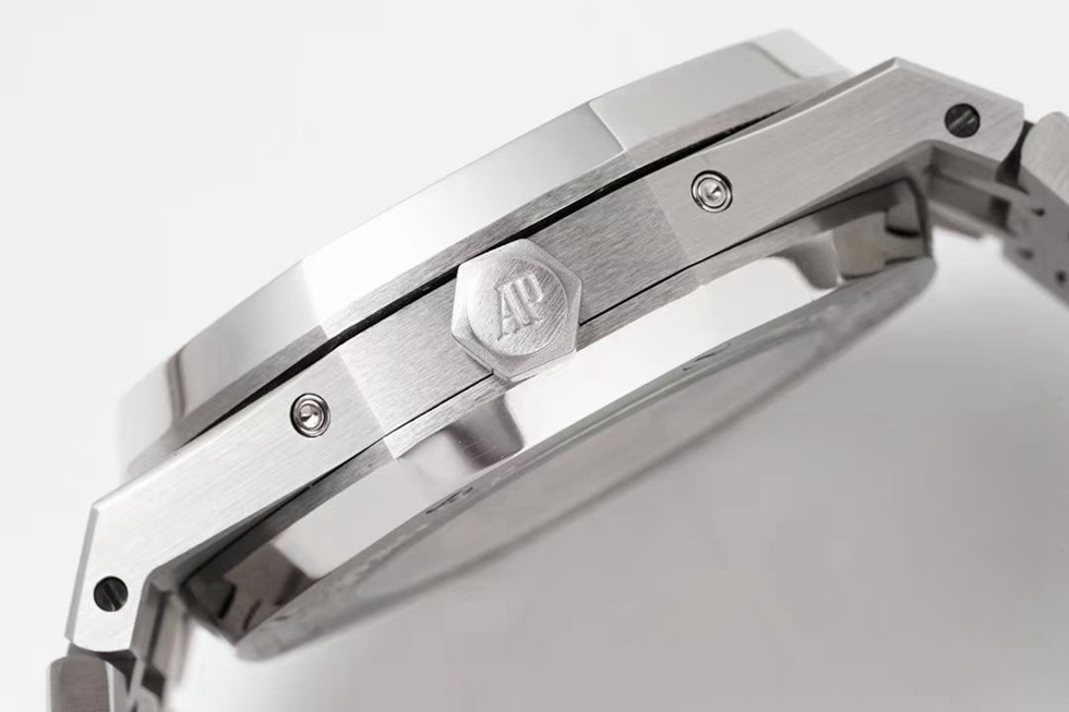 AUDEMARS  PIGUET Royal Oak AU0070