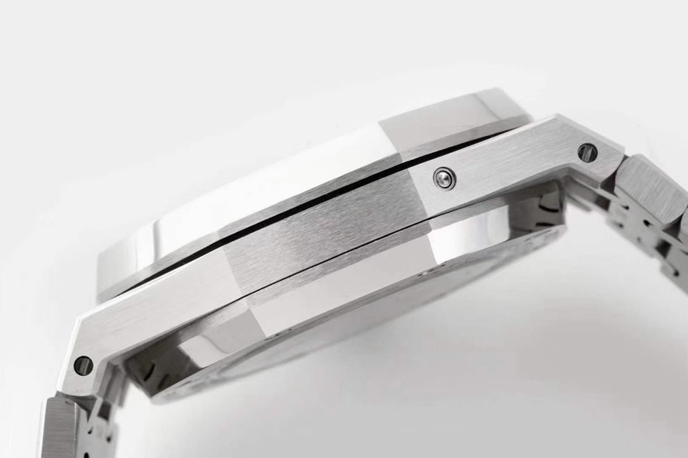 AUDEMARS  PIGUET Royal Oak AU0075