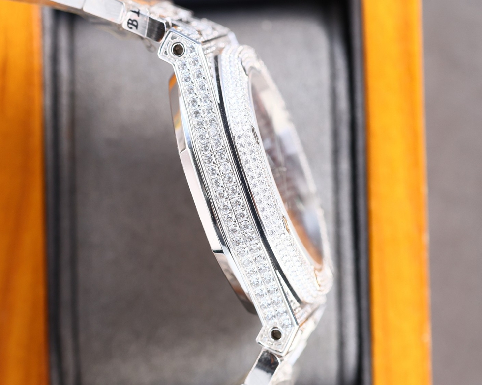 AUDEMARS  PIGUET Royal Oak  AU0092