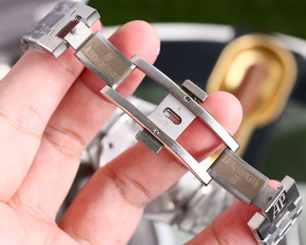 AUDEMARS  PIGUET Royal Oak  AU0099