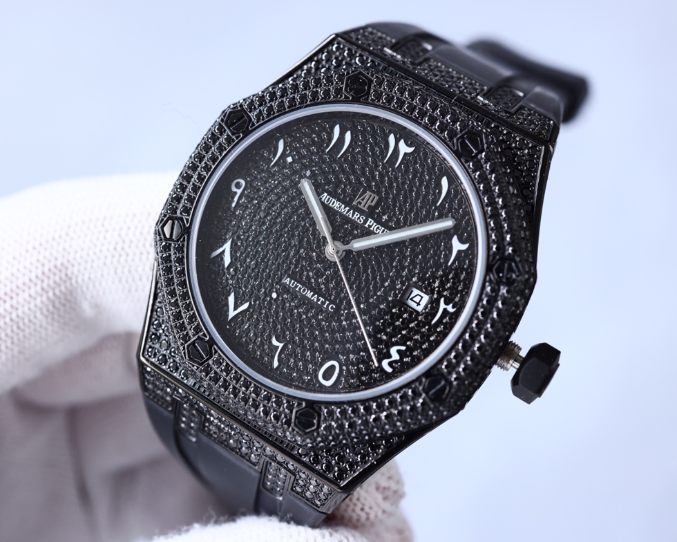 AUDEMARS  PIGUET Royal Oak  AU0100