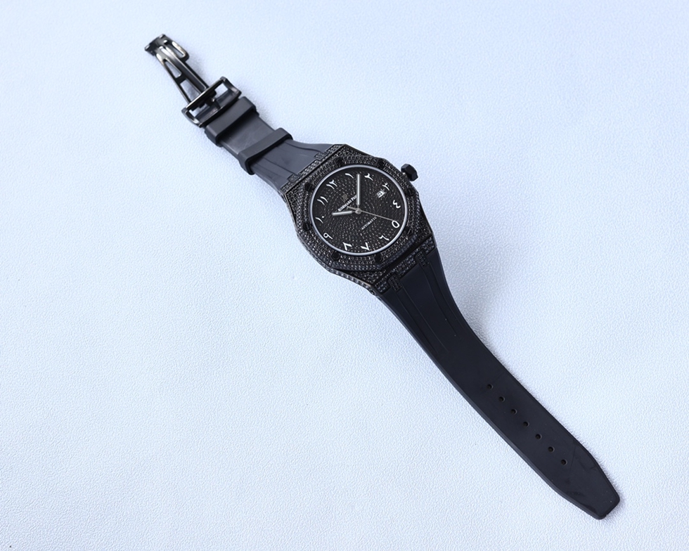 AUDEMARS  PIGUET Royal Oak  AU0100