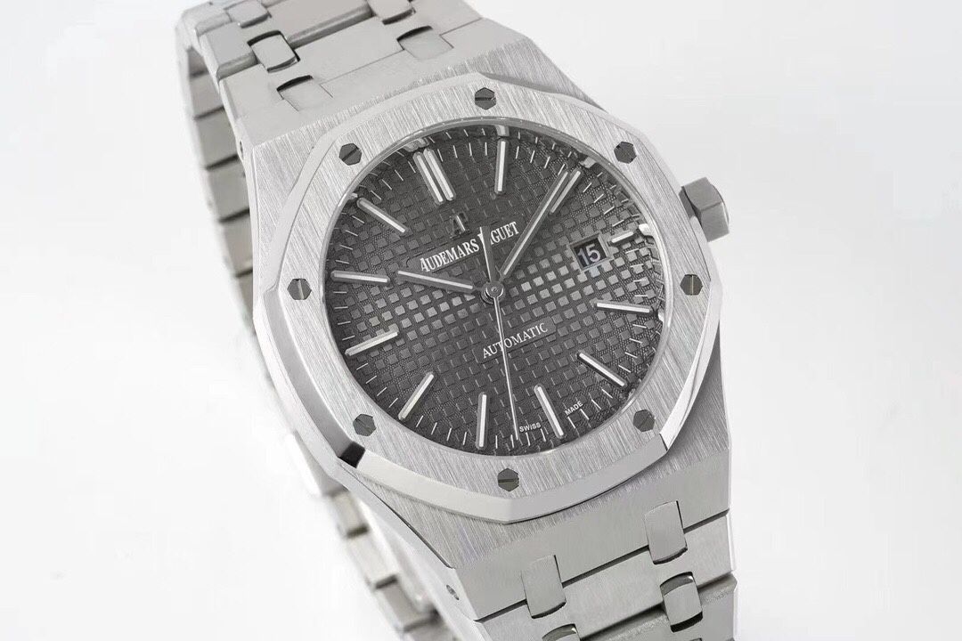 AUDEMARS    PIGUET Royal  Oak 41mm  AU0118