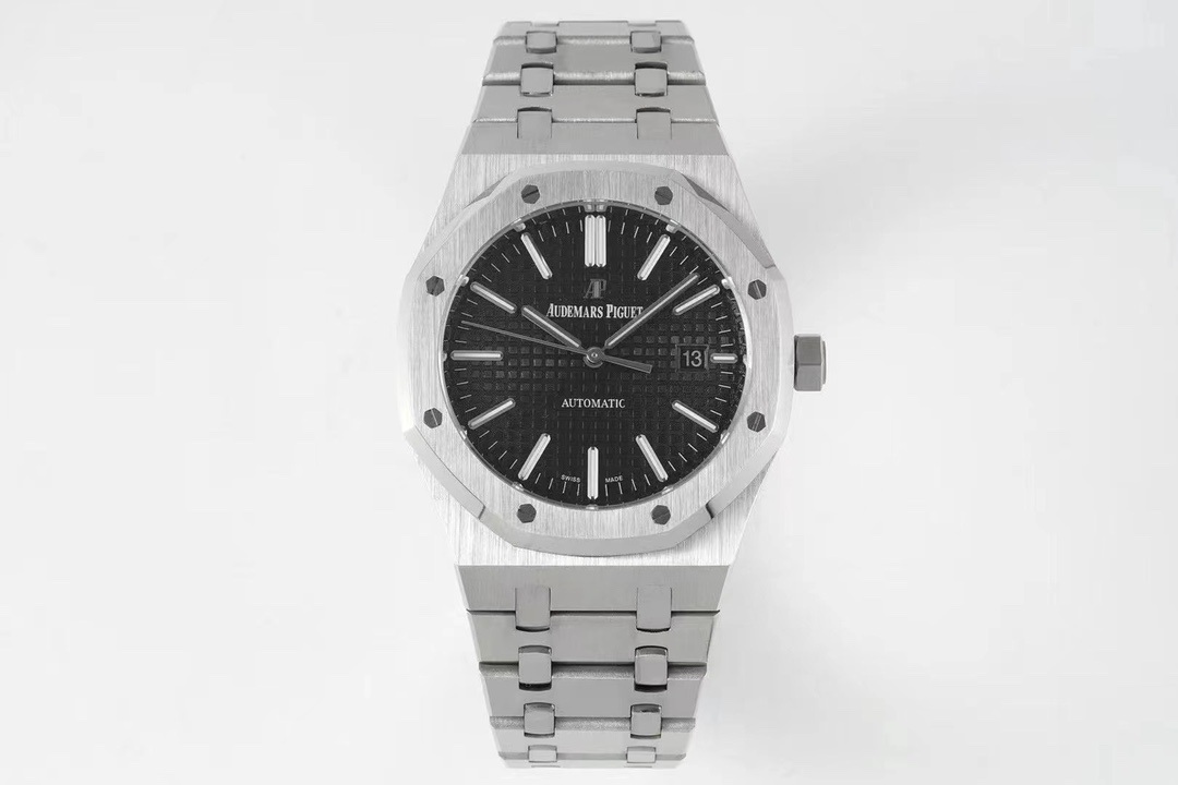 AUDEMARS    PIGUET Royal  Oak 41mm  AU0120