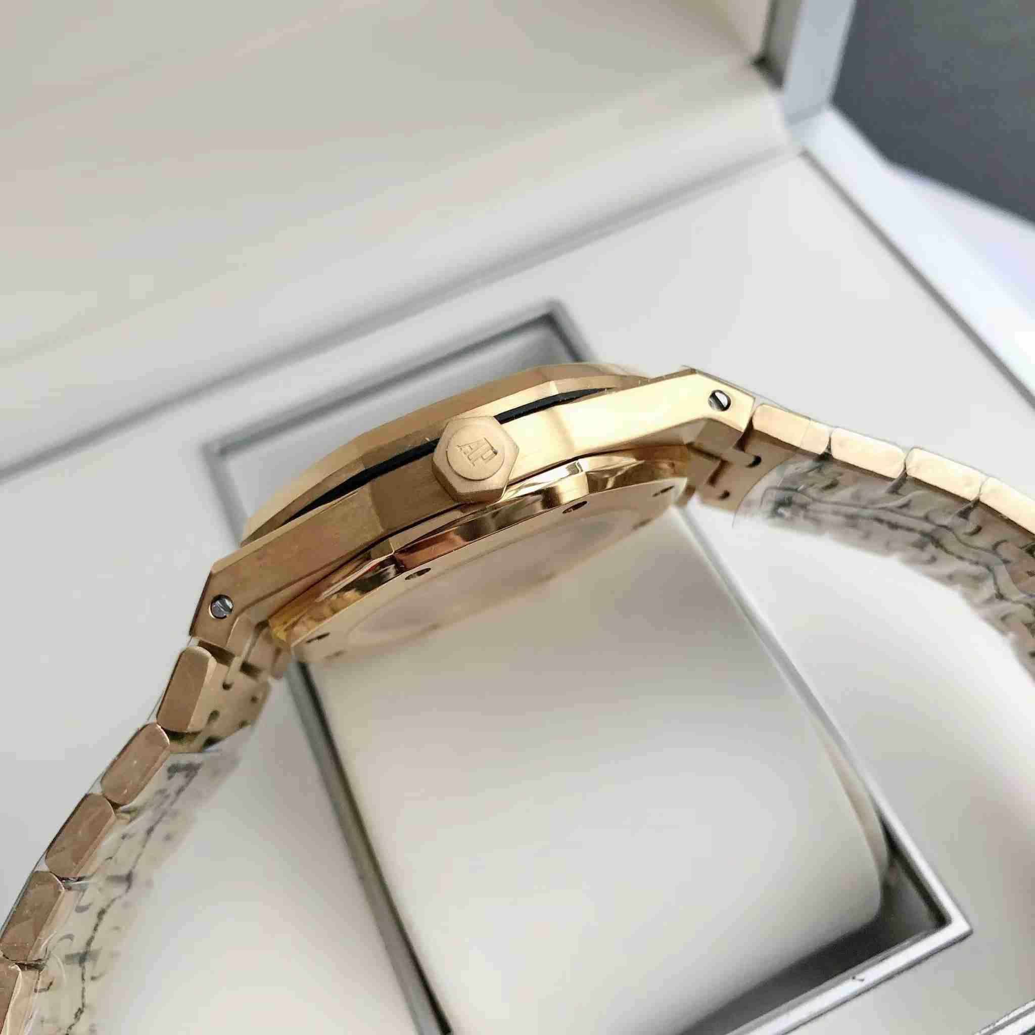 AUDEMARS   PIGUET Royal Oak 41mm AU0134