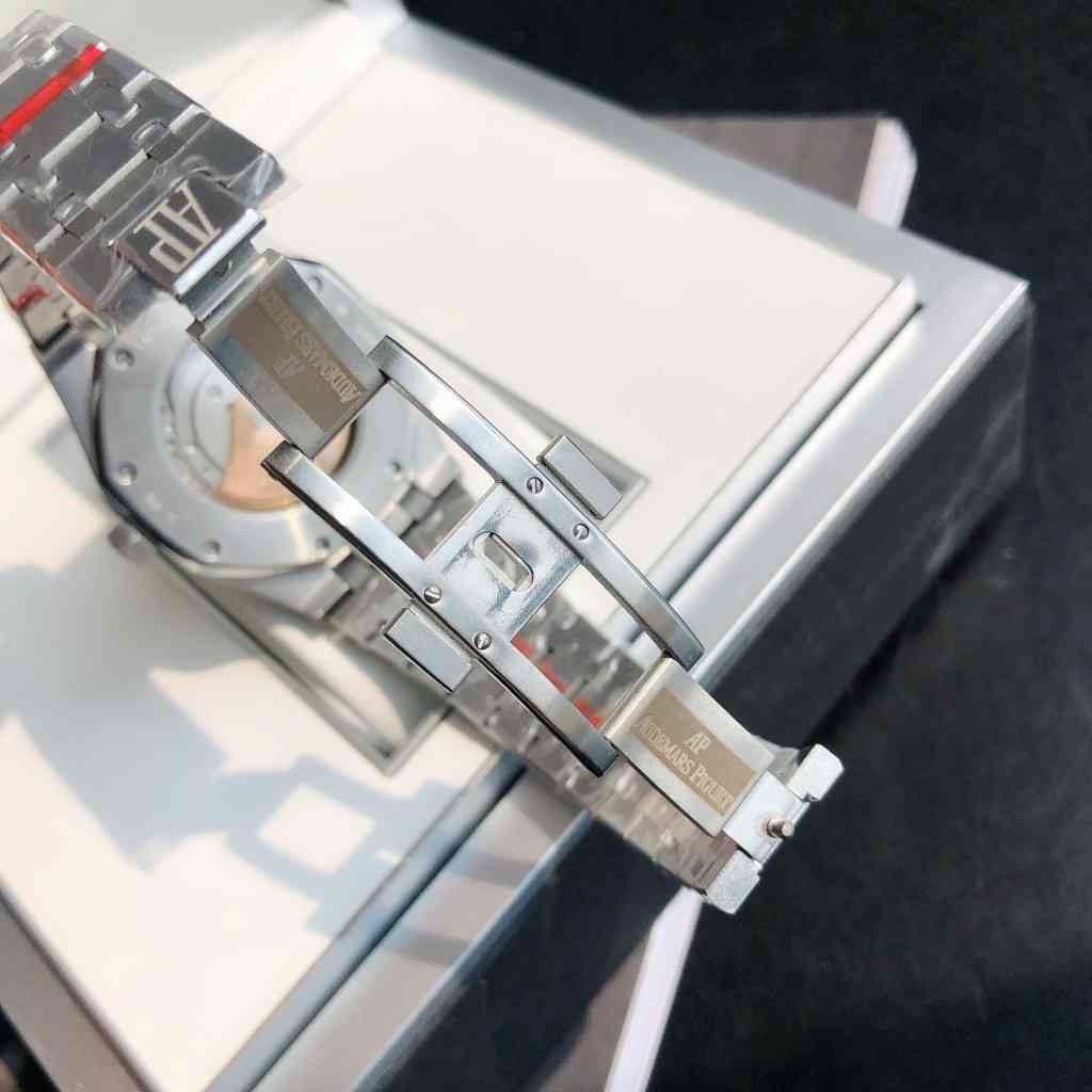 AUDEMARS   PIGUET Royal Oak 41mm AU0135