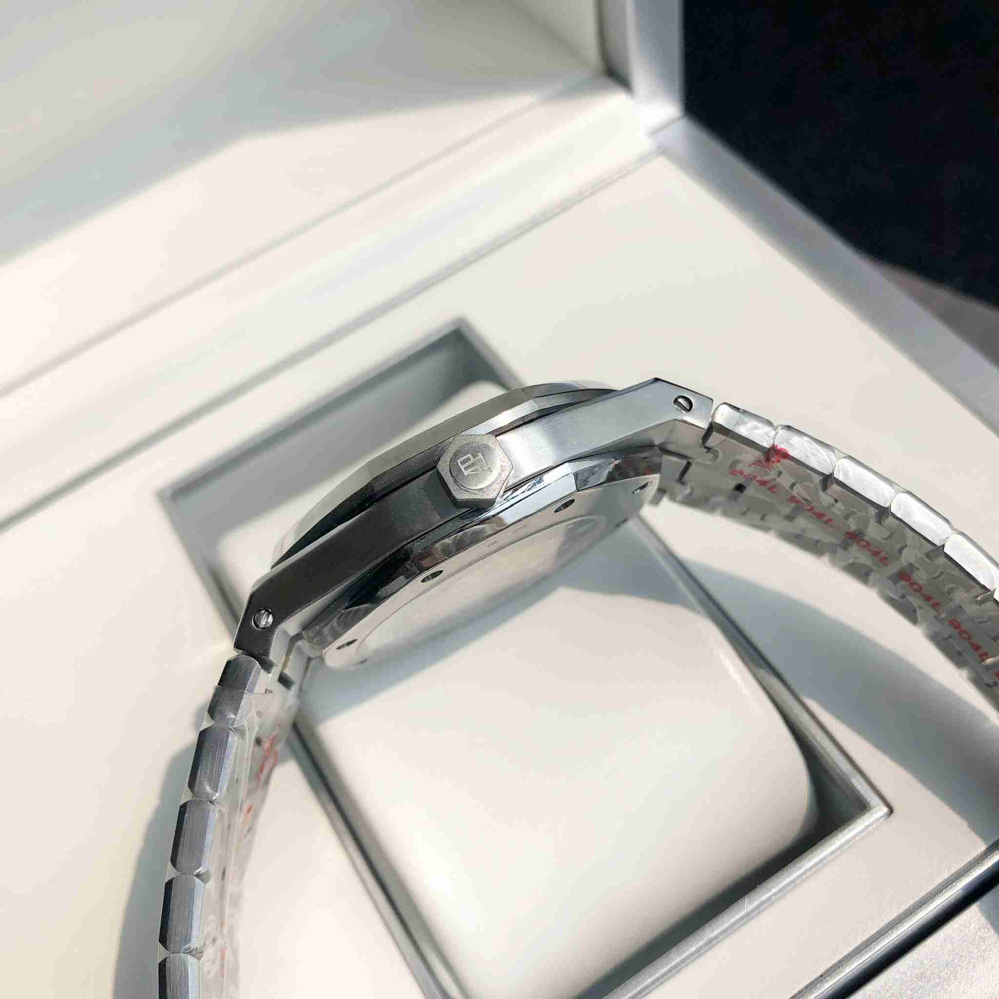AUDEMARS   PIGUET Royal Oak 41mm AU0135