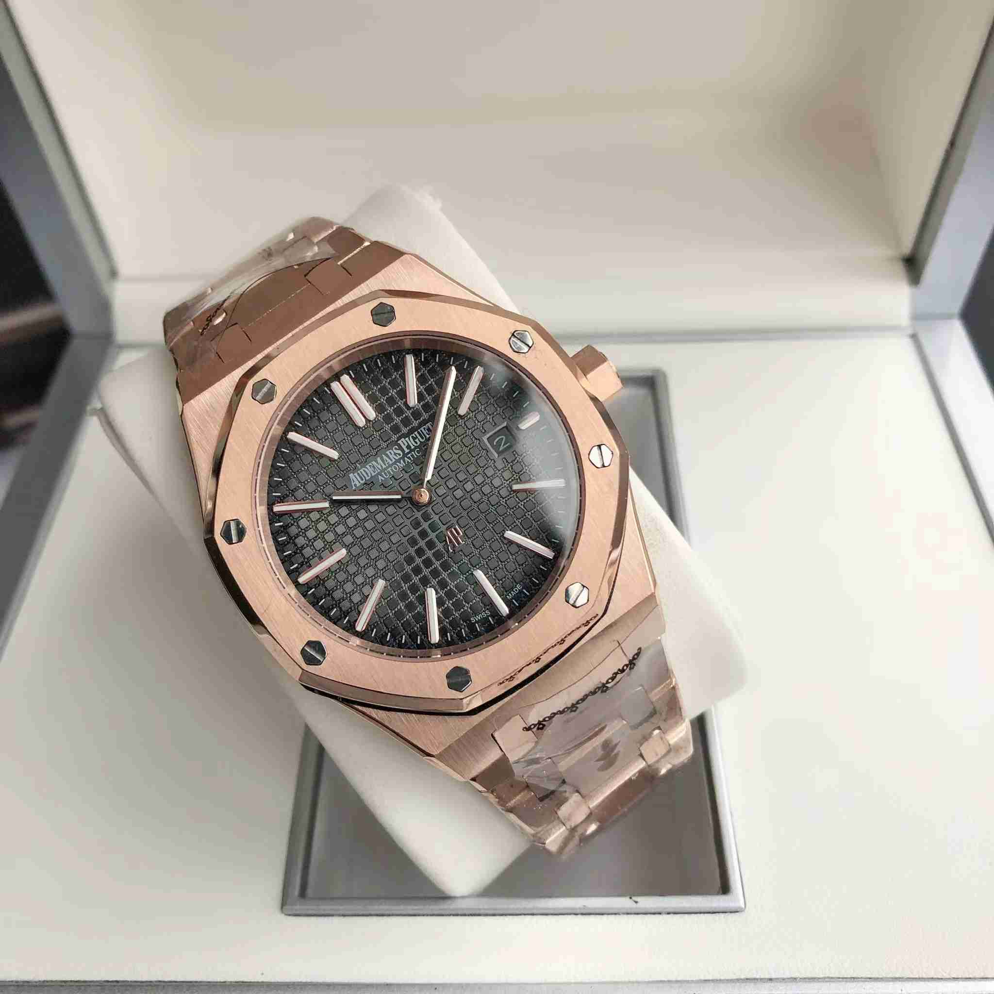 AUDEMARS   PIGUET Royal Oak 41mm AU0136
