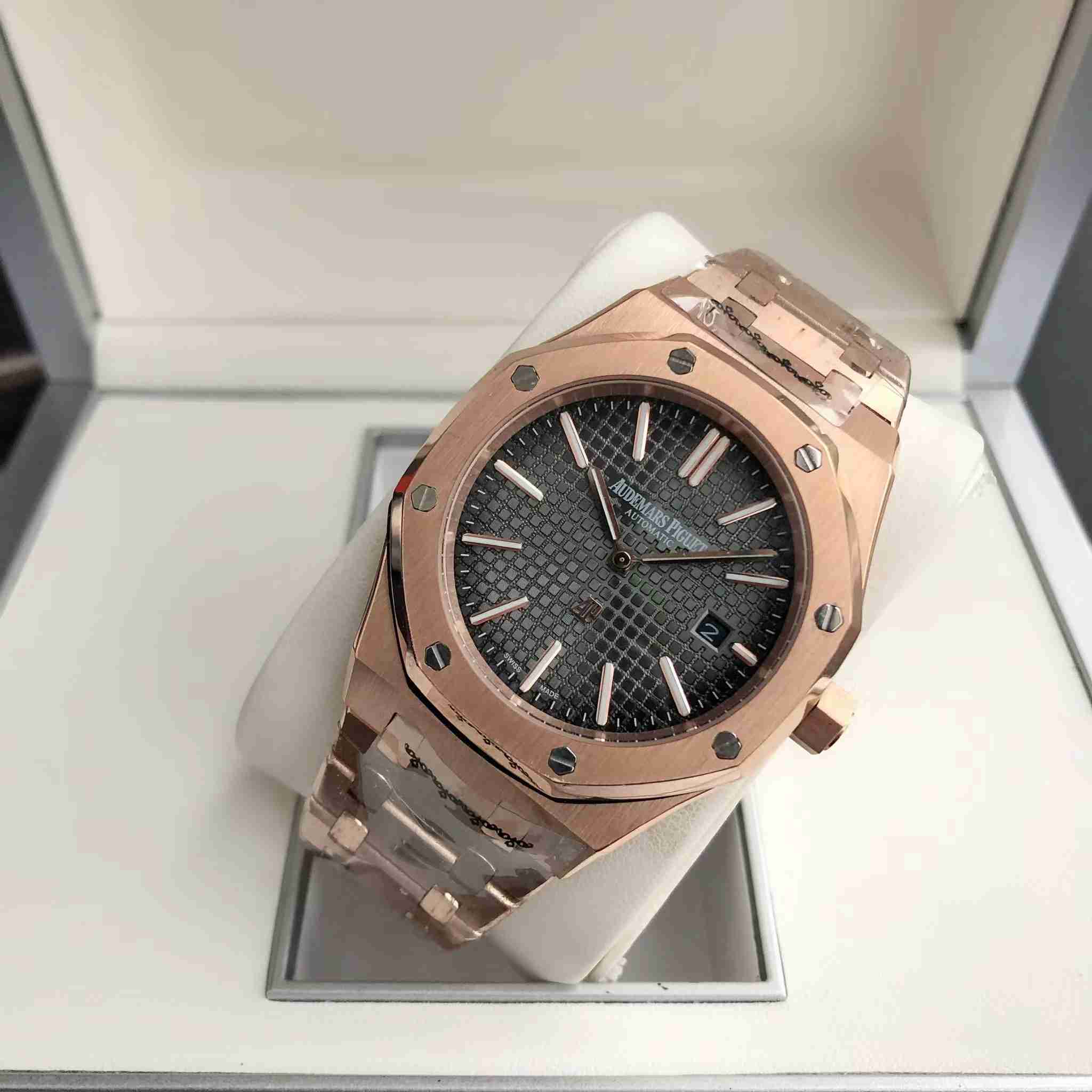 AUDEMARS   PIGUET Royal Oak 41mm AU0136