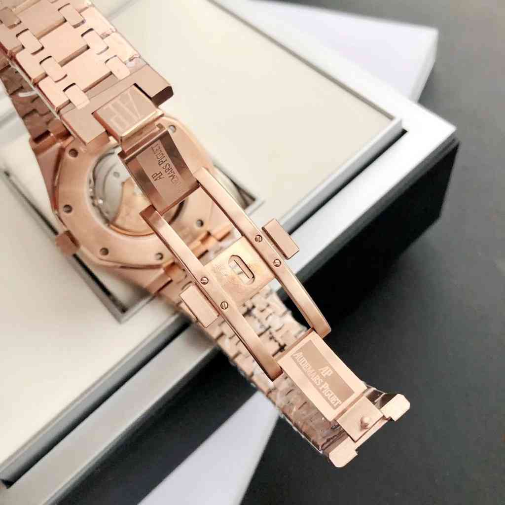 AUDEMARS   PIGUET Royal Oak 41mm AU0136