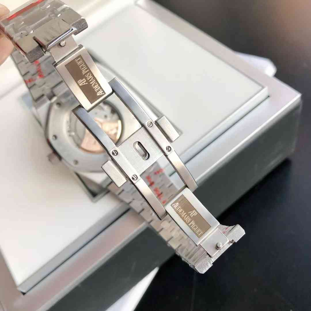 AUDEMARS   PIGUET Royal Oak 41mm AU0137