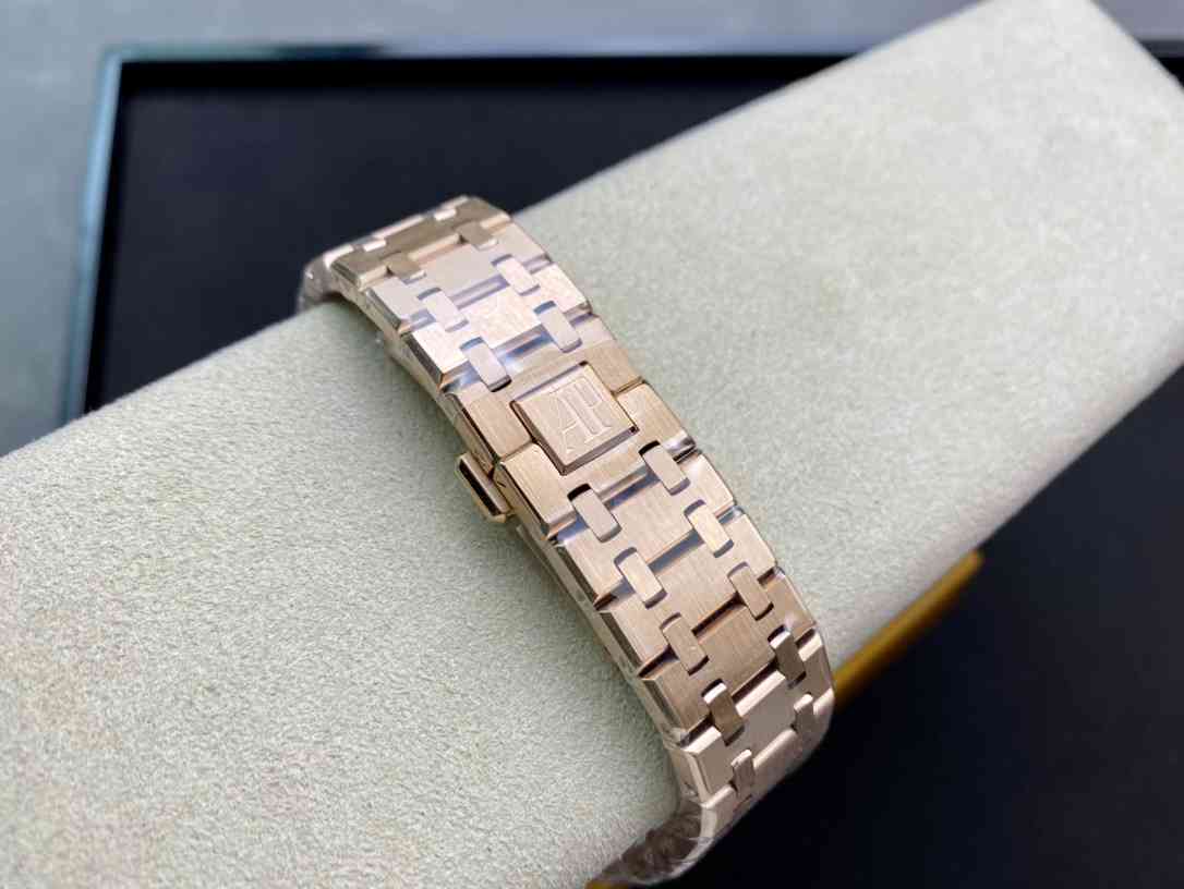 AUDEMARS  PIGUET Royal Oak  AU0158