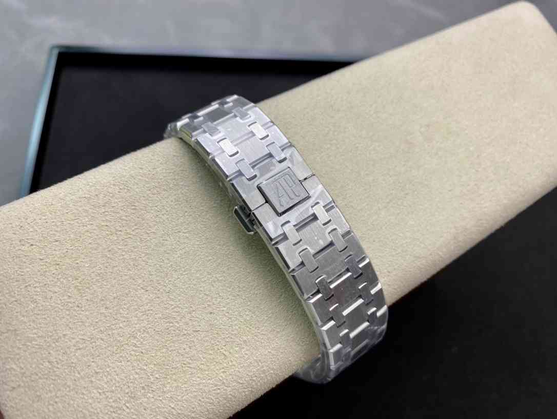 AUDEMARS  PIGUET Royal Oak  AU0159