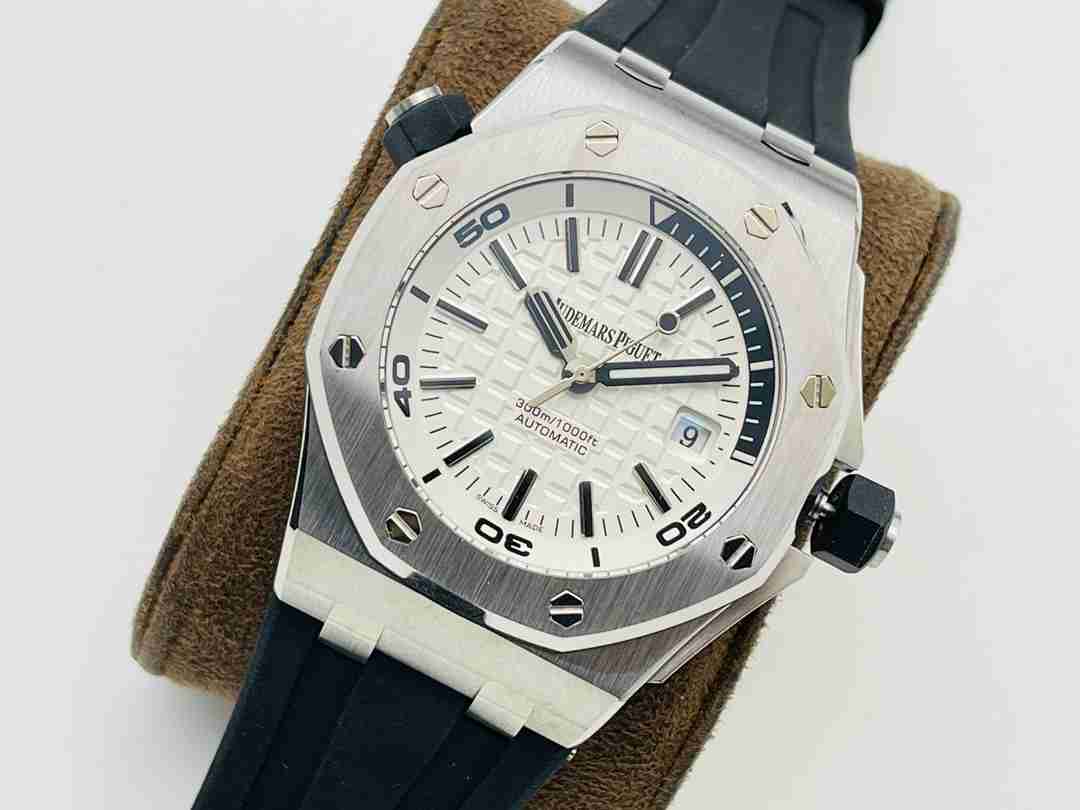 AUDEMARS PIGUET  Royal Oak Offshore  AU0190