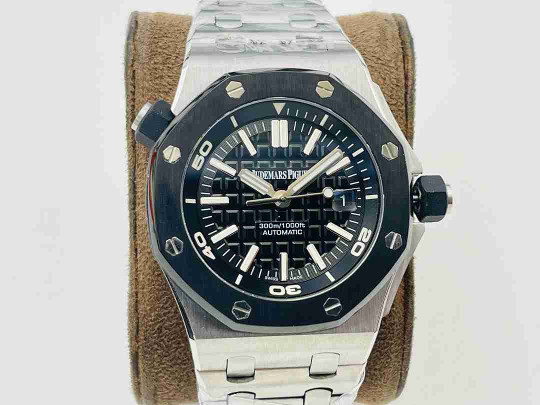 AUDEMARS PIGUET  Royal Oak Offshore  AU0195
