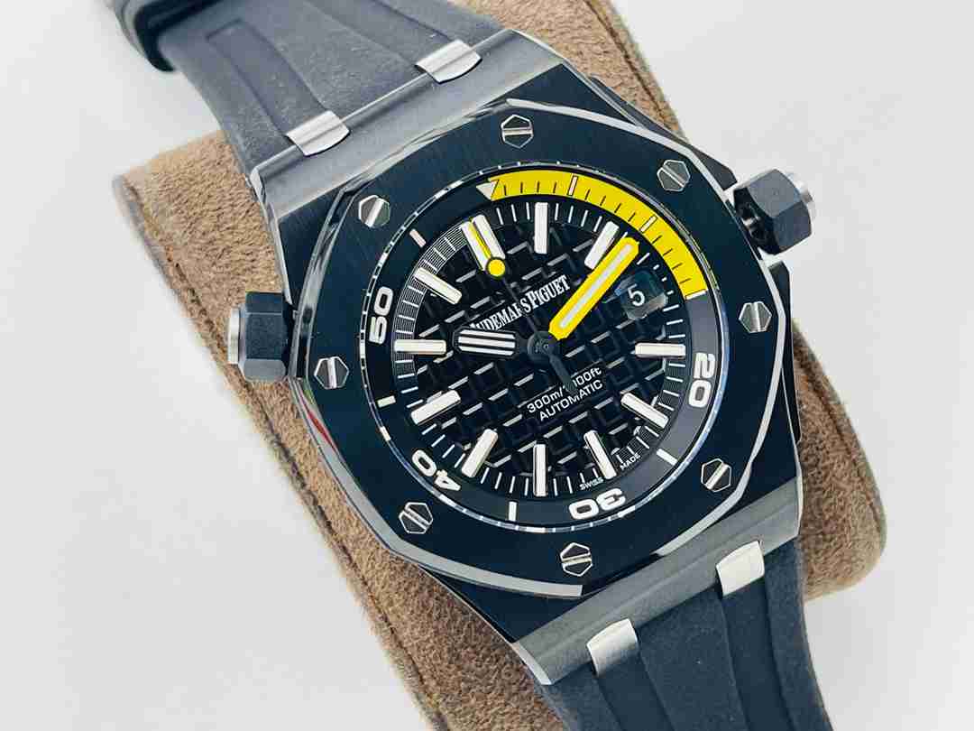 AUDEMARS PIGUET  Royal Oak Offshore  AU0196