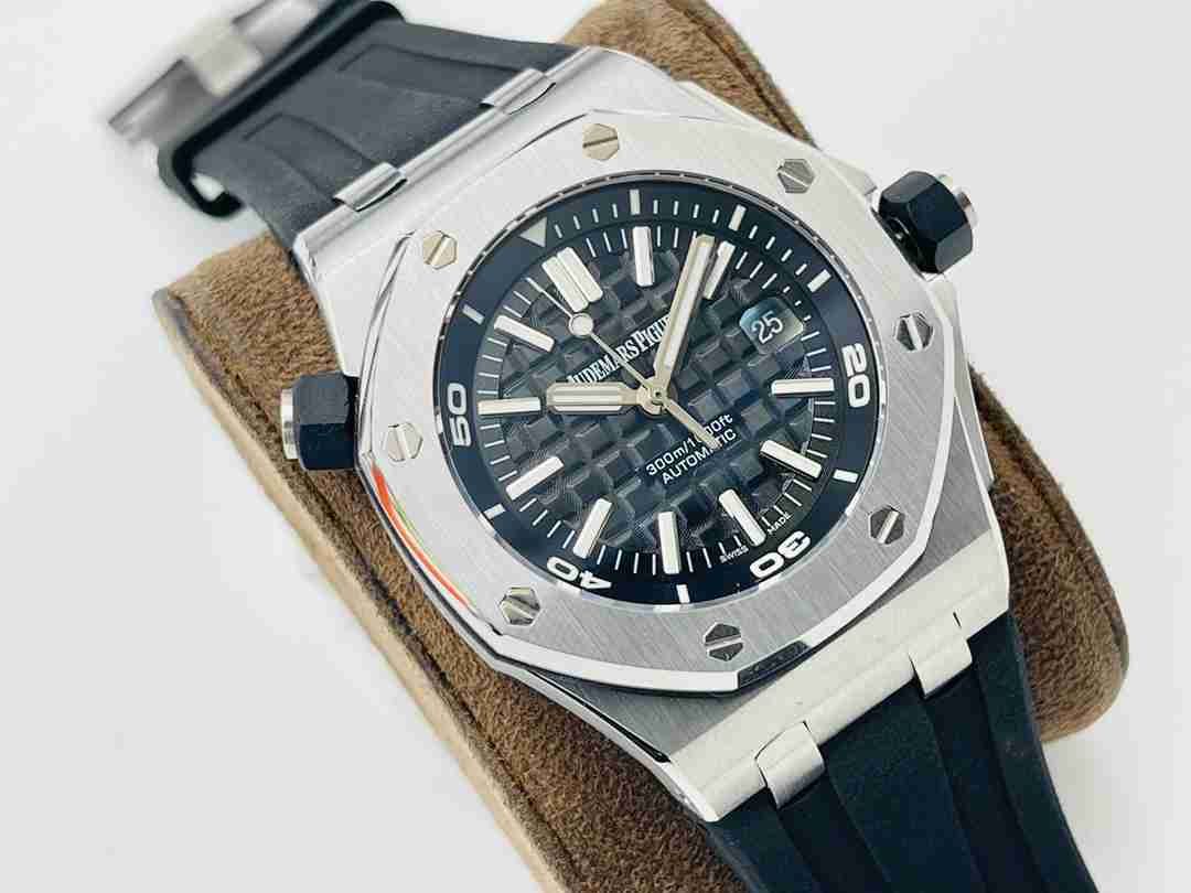 AUDEMARS PIGUET  Royal Oak Offshore  AU0197