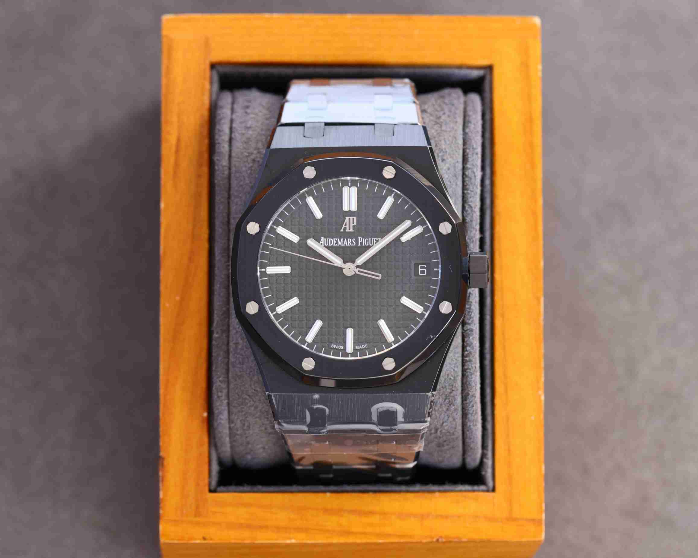AUDEMARS PIGUET Royal Oak 41mm AU0200 AUDEMARS PIGUET Royal Oak 41mm AU0200