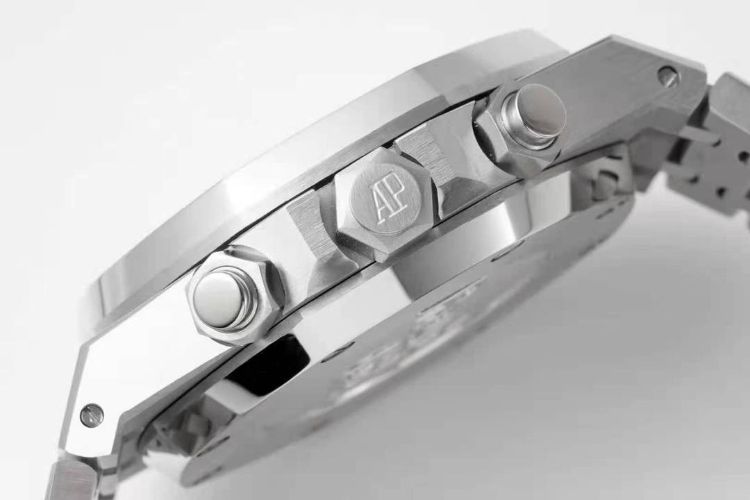 AUDEMARS  PIGUET Royal Oak AU0220