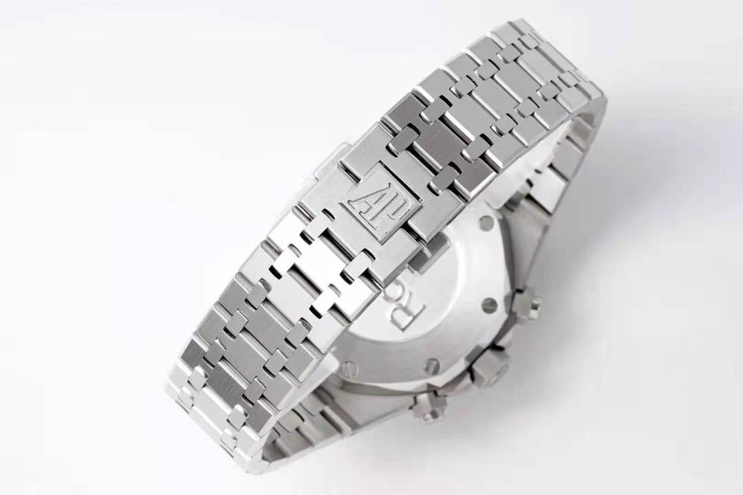 AUDEMARS  PIGUET Royal Oak AU0220
