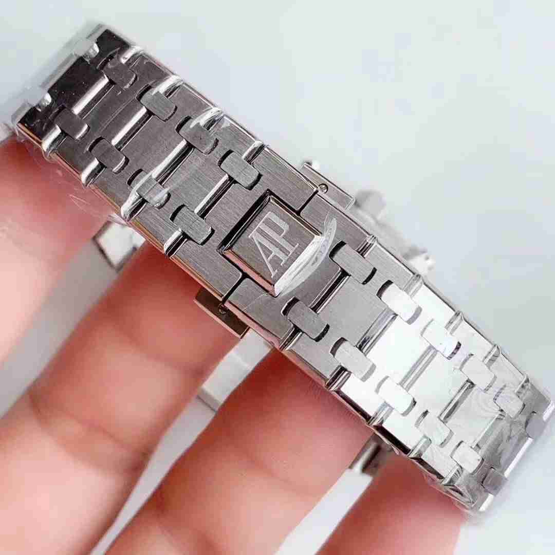 AUDEMARS  PIGUET Royal Oak AU0221