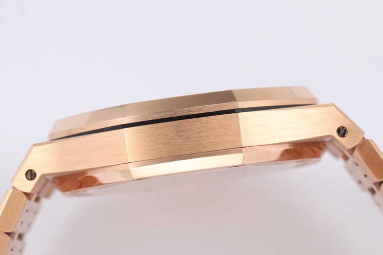 AUDEMARS  PIGUET Royal Oak  AU0223