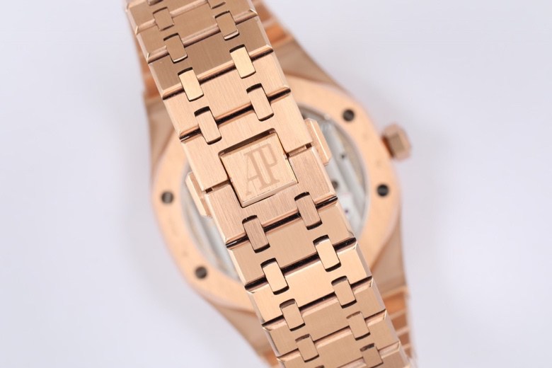 AUDEMARS  PIGUET Royal Oak  AU0223