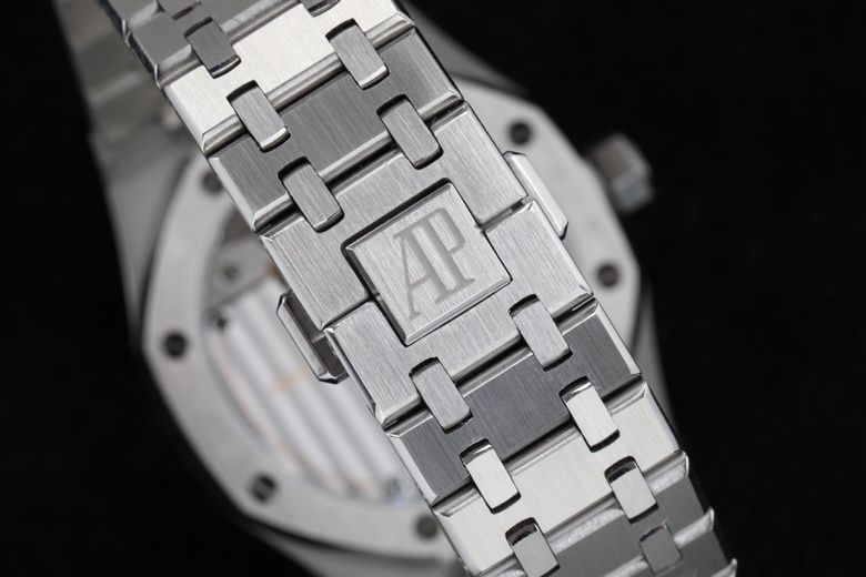 AUDEMARS  PIGUET Royal Oak  AU0225
