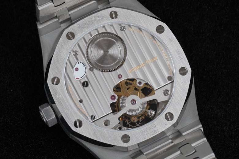 AUDEMARS  PIGUET Royal Oak  AU0225