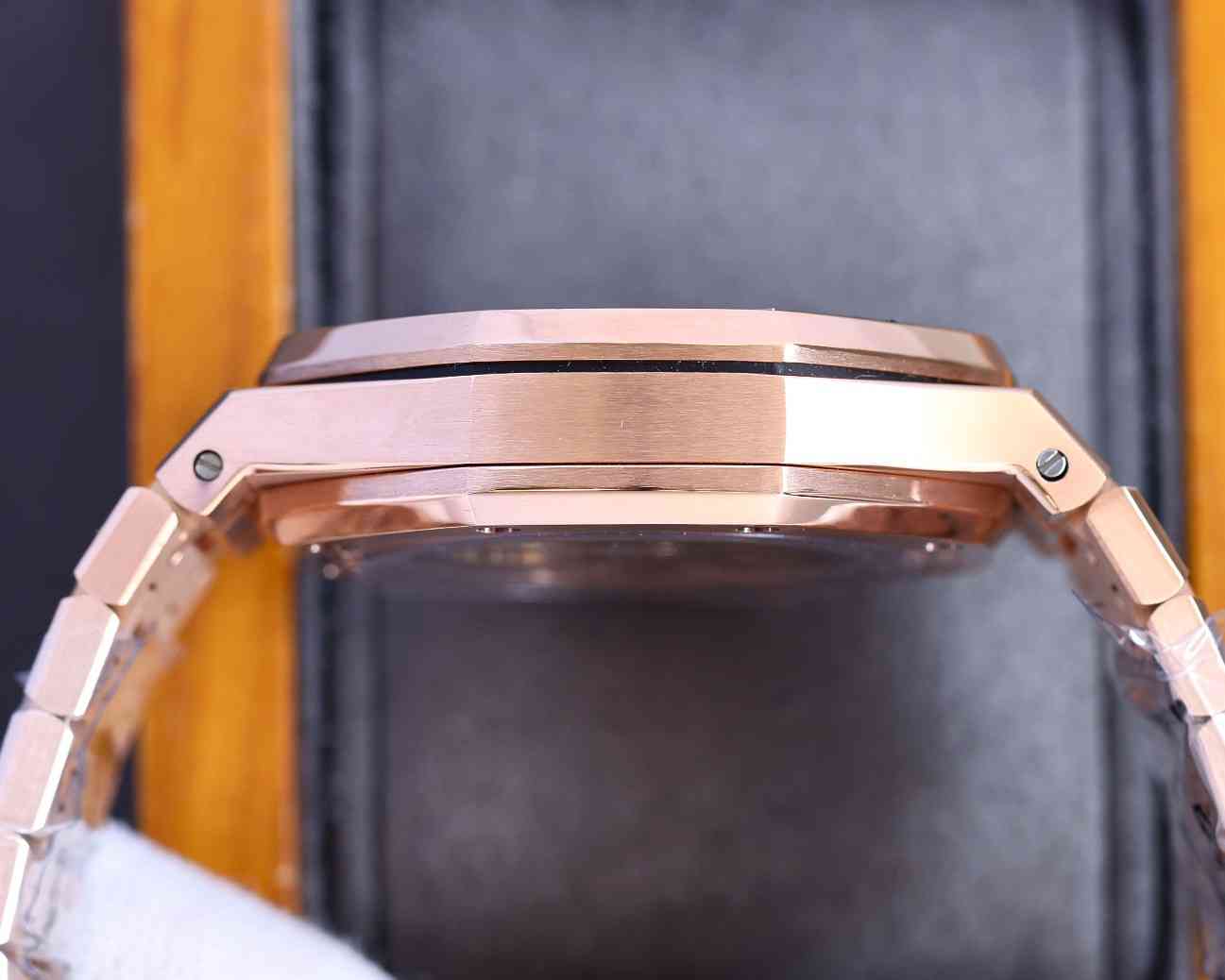 AUDEMARS  PIGUET Royal Oak  AU0229