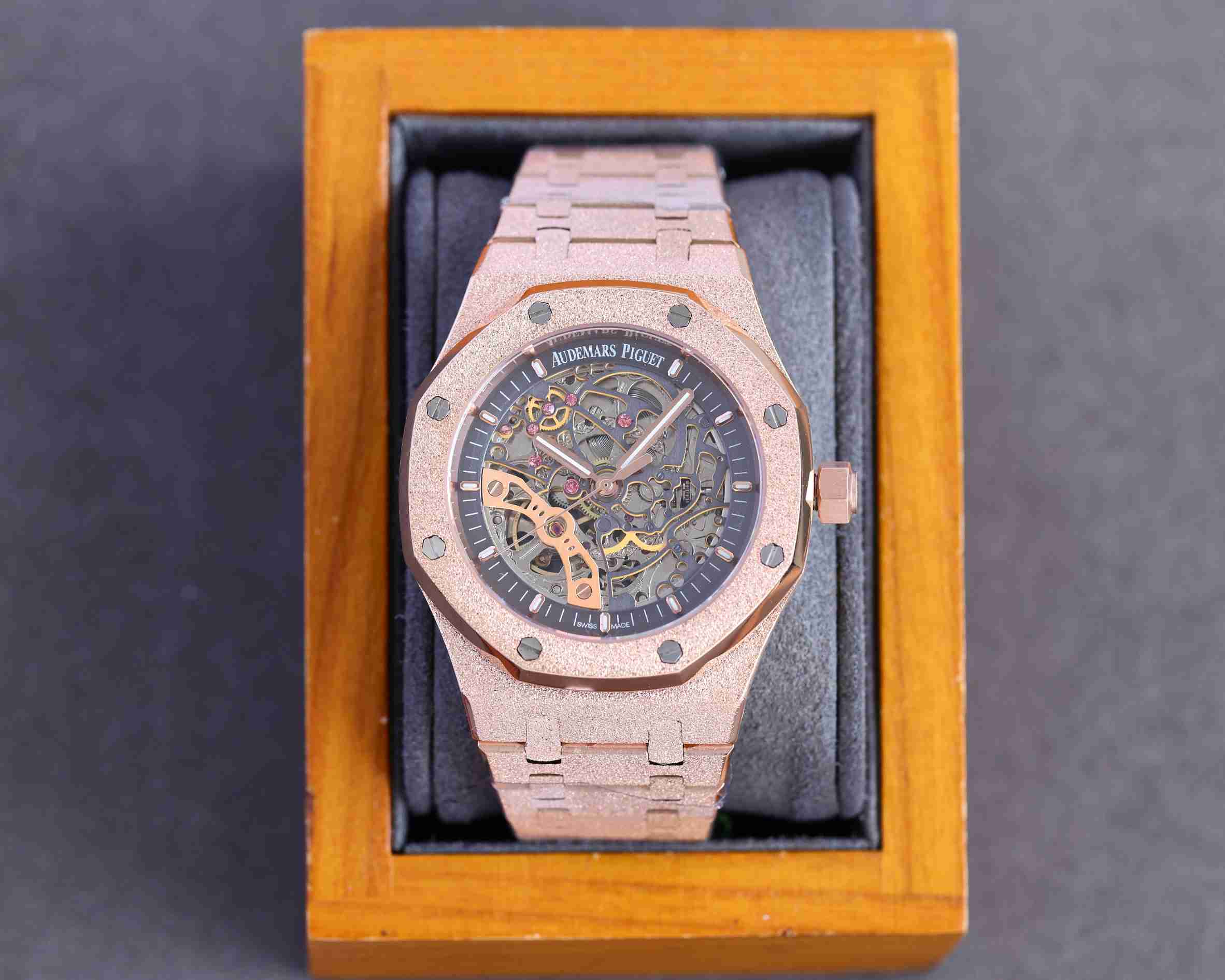 AUDEMARS  PIGUET Royal Oak  AU0230