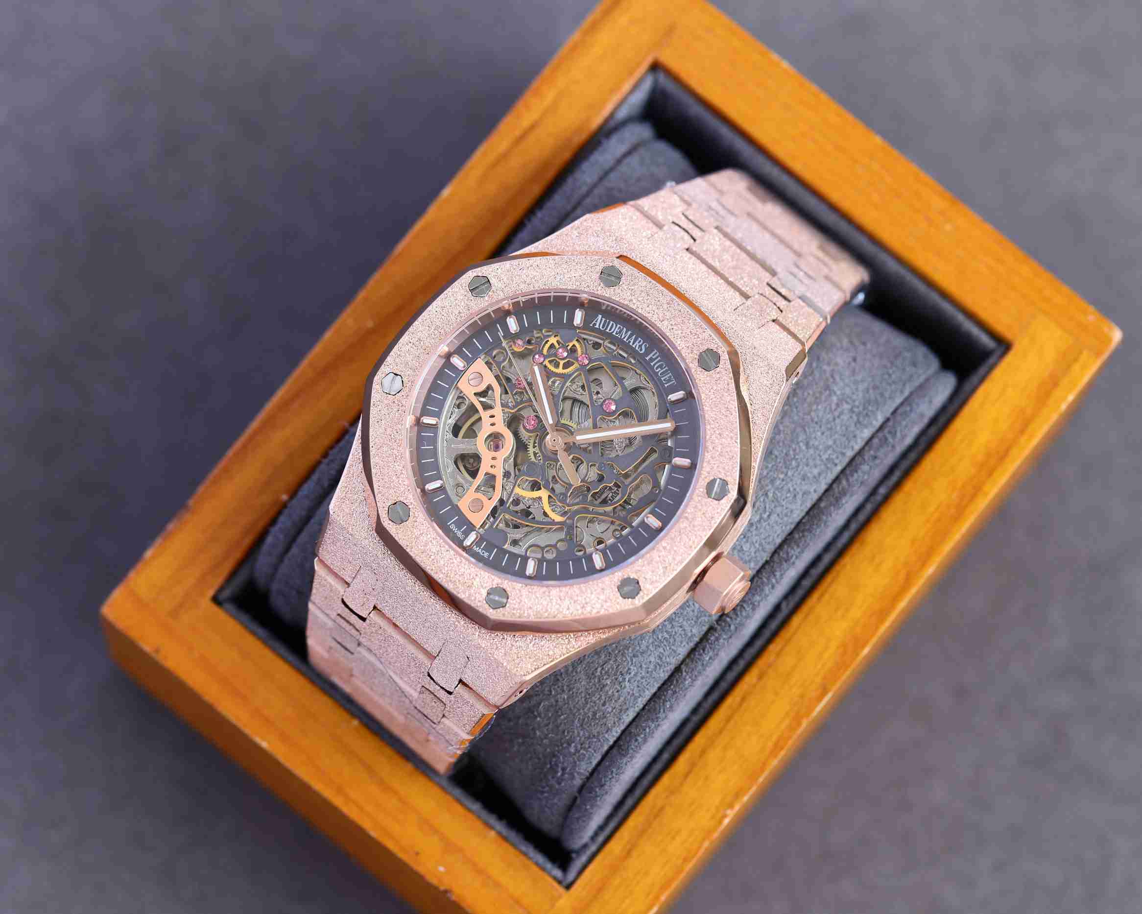 AUDEMARS  PIGUET Royal Oak  AU0230