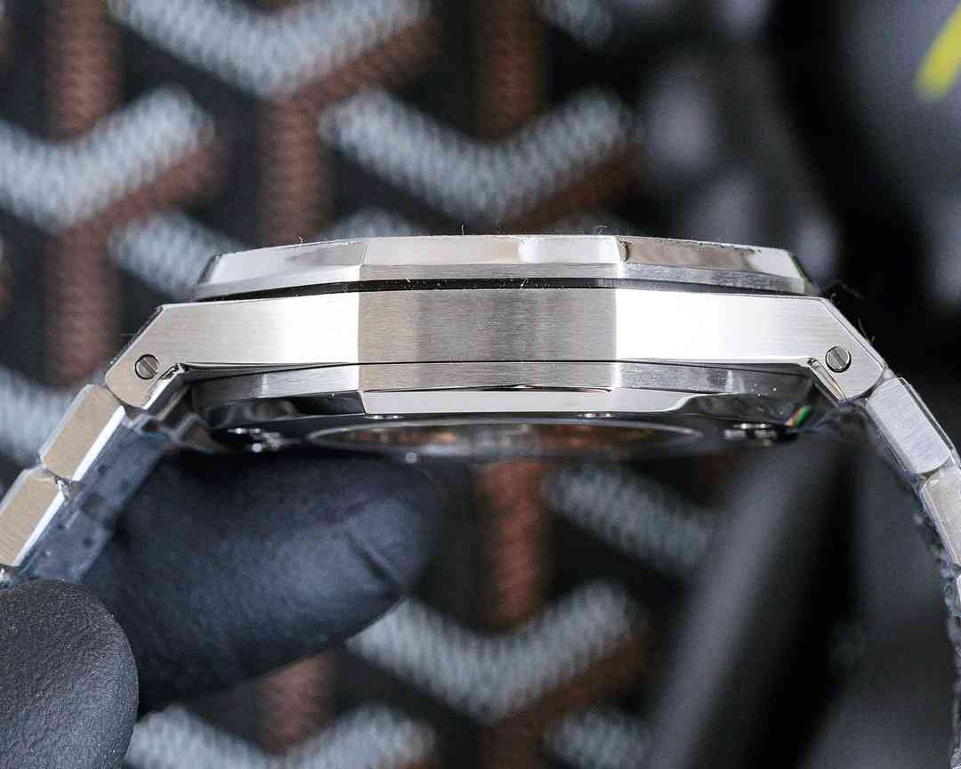 AUDEMARS   PIGUET Royal Oak  AU0231