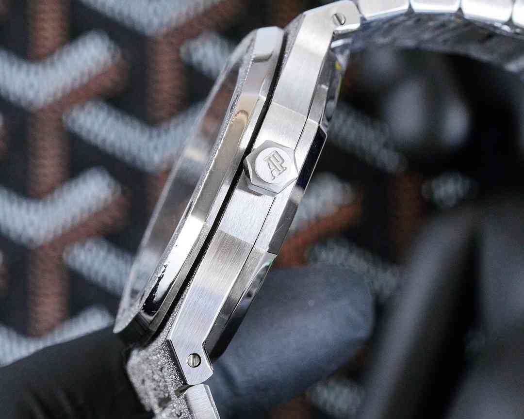 AUDEMARS   PIGUET Royal Oak  AU0231