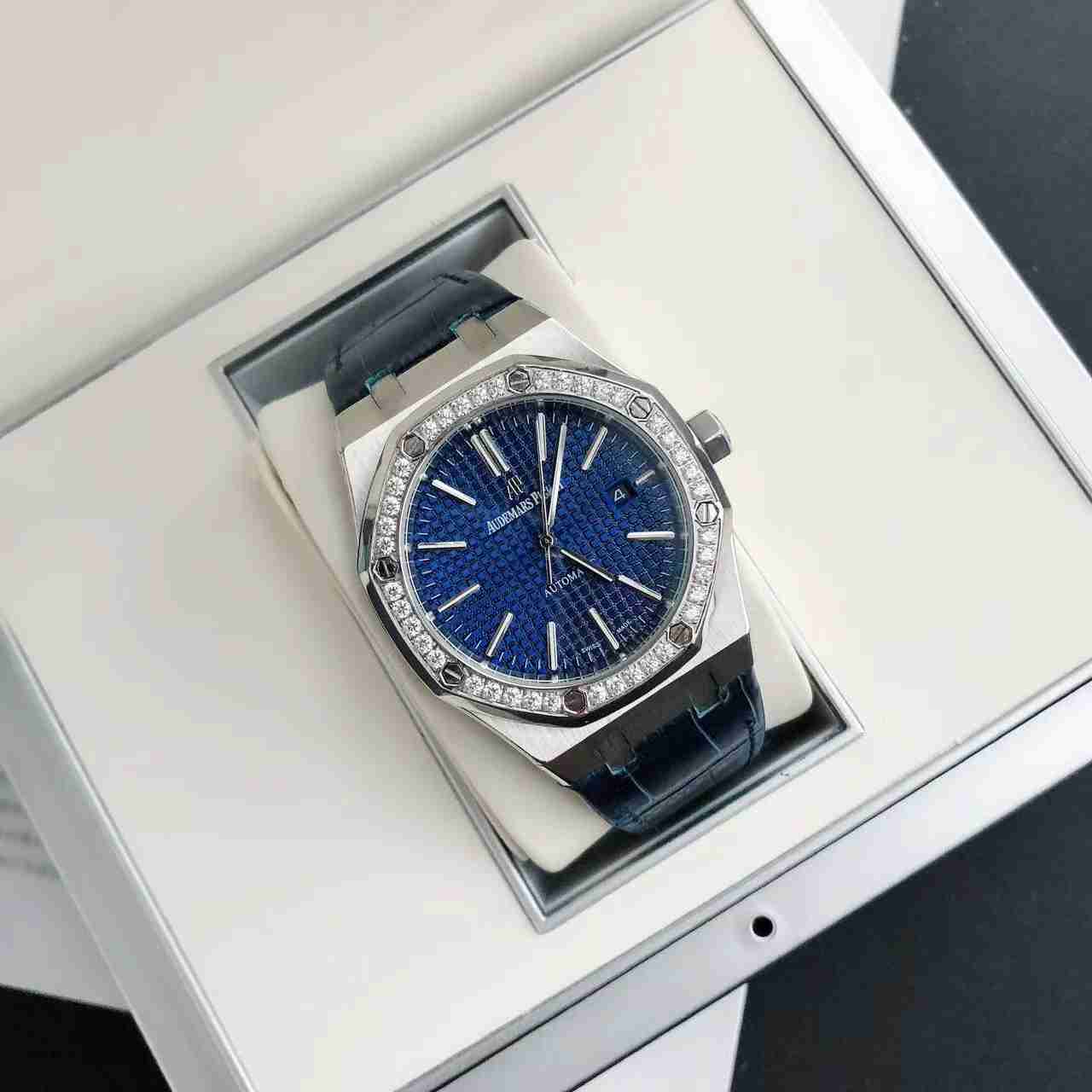 AUDEMARS   PIGUET Royal  Oak 41mm  AU0261