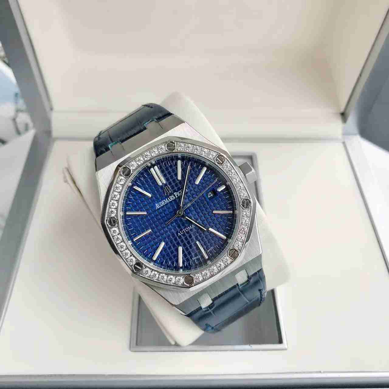 AUDEMARS   PIGUET Royal  Oak 41mm  AU0261