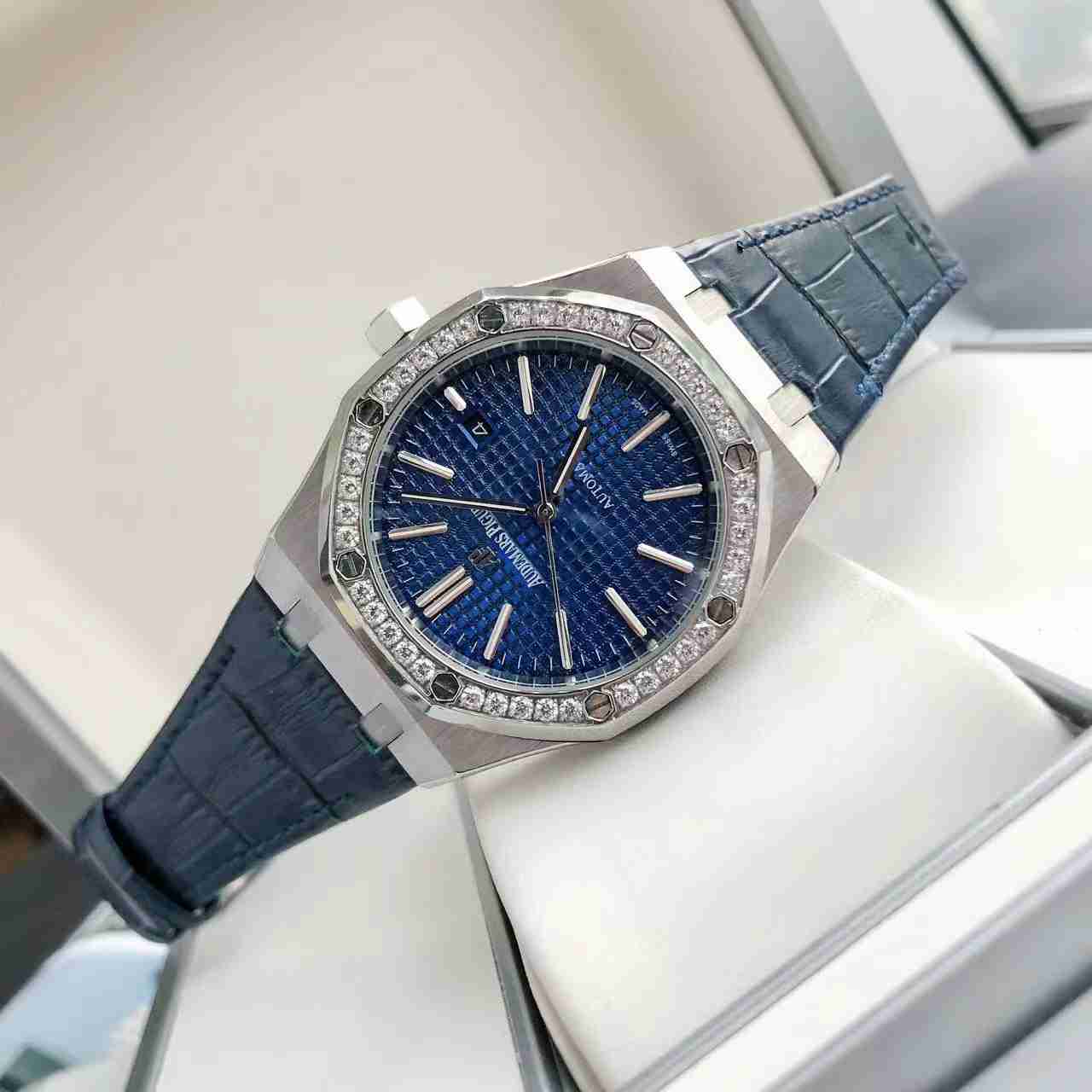 AUDEMARS PIGUET Royal Oak 41mm AU0261 AUDEMARS PIGUET Royal Oak 41mm AU0261