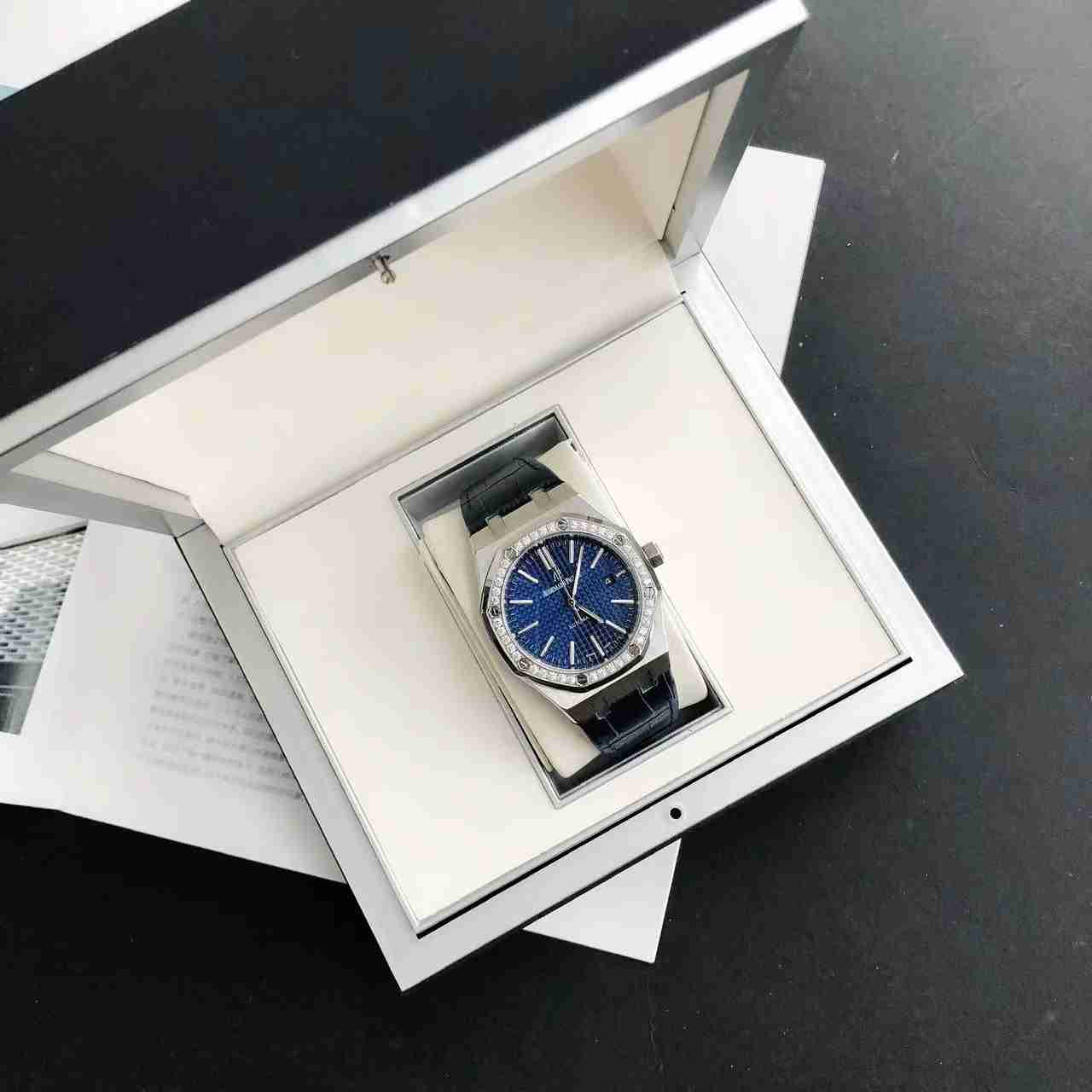 AUDEMARS PIGUET Royal Oak 41mm AU0261 AUDEMARS PIGUET Royal Oak 41mm AU0261