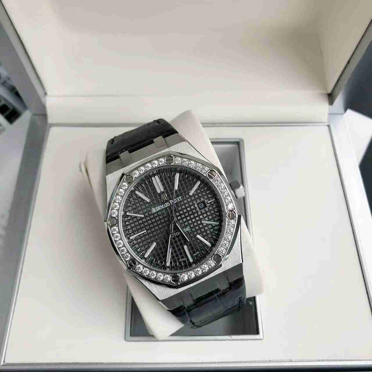 AUDEMARS   PIGUET Royal  Oak 41mm  AU0262