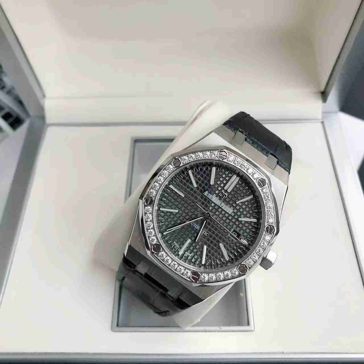 AUDEMARS PIGUET Royal Oak 41mm AU0262 AUDEMARS PIGUET Royal Oak 41mm AU0262