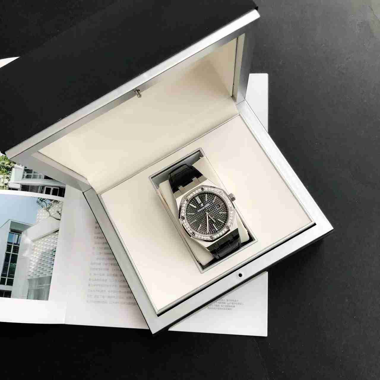 AUDEMARS PIGUET Royal Oak 41mm AU0262 AUDEMARS PIGUET Royal Oak 41mm AU0262