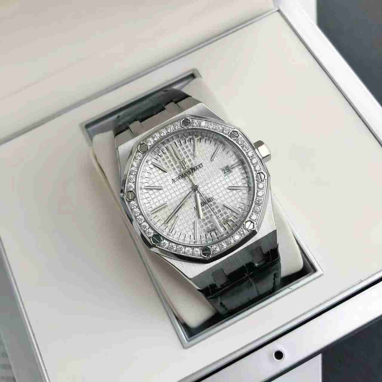 AUDEMARS   PIGUET Royal  Oak 41mm  AU0263