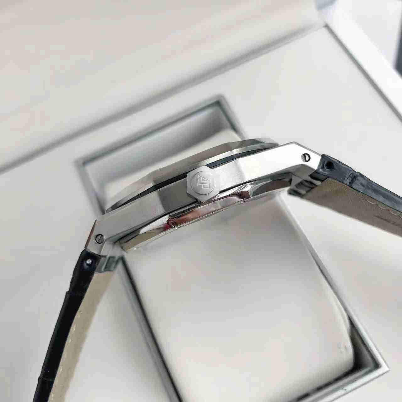 AUDEMARS PIGUET Royal Oak 41mm AU0264 AUDEMARS PIGUET Royal Oak 41mm AU0264