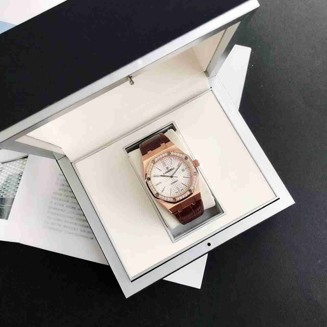 AUDEMARS   PIGUET Royal  Oak 41mm  AU0267