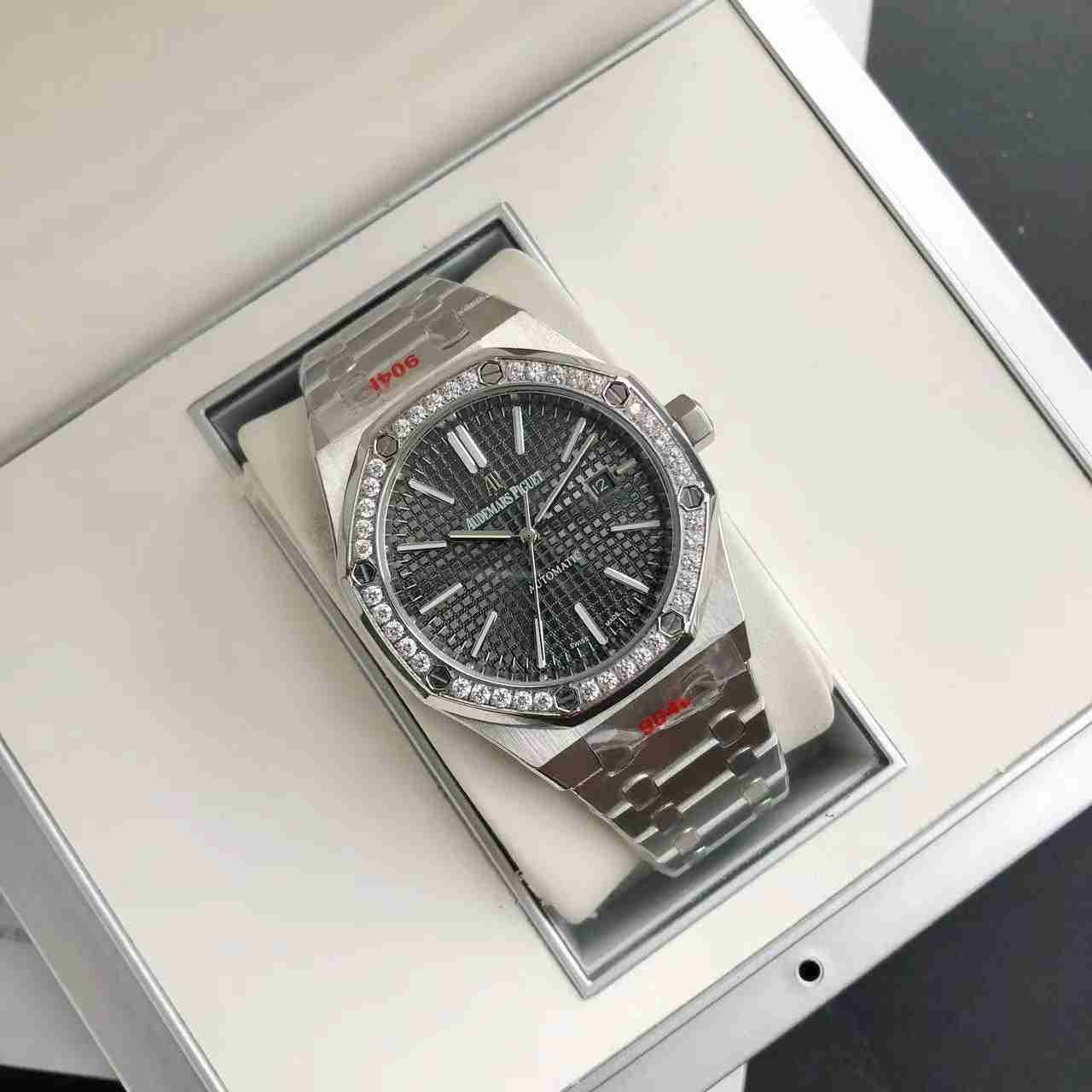 AUDEMARS   PIGUET Royal  Oak 41mm  AU0268