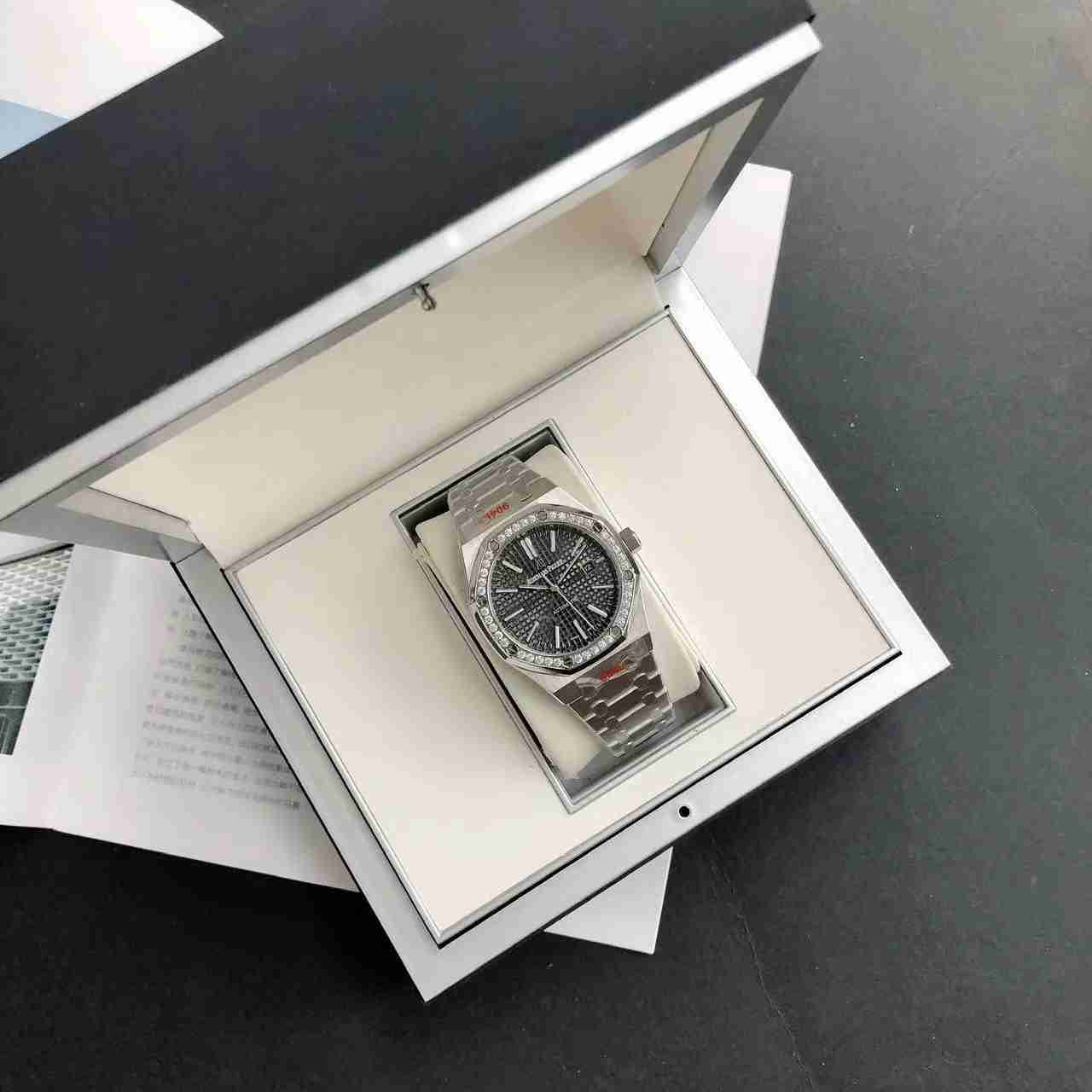 AUDEMARS PIGUET Royal Oak 41mm AU0268 AUDEMARS PIGUET Royal Oak 41mm AU0268