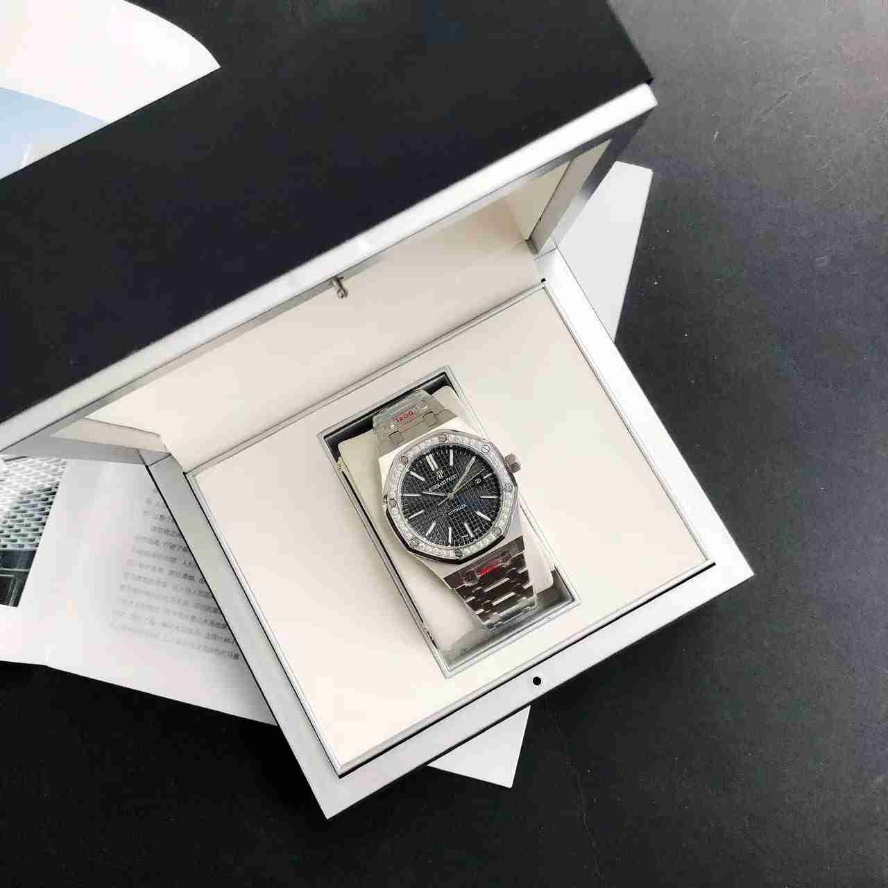AUDEMARS PIGUET Royal Oak 41mm AU0269 AUDEMARS PIGUET Royal Oak 41mm AU0269