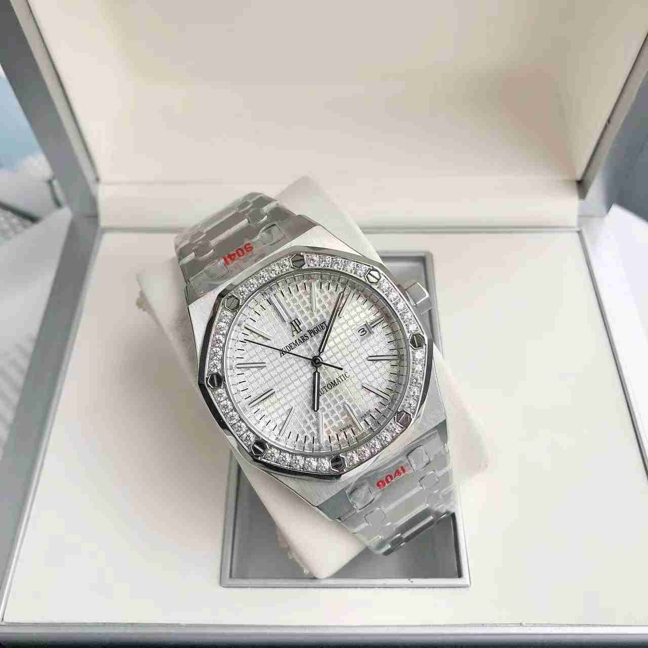 AUDEMARS   PIGUET Royal  Oak 41mm  AU0270